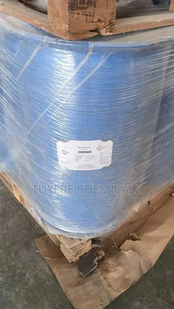 Methanol ( Methyl Alcohol) · Photo 2
