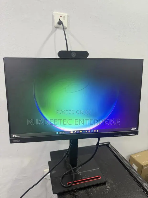 Lenovo Hd T24m-20 Monitor With Webcam · Photo 1