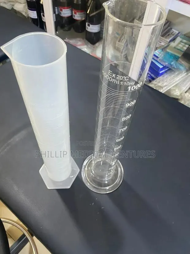 Measuring Cylinder 1000ml · Photo 1