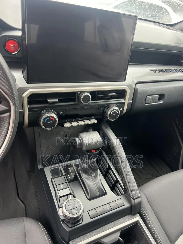 Toyota Tacoma TRD Off-Road Double Cab 4WD 6.1 ft. SB 2025 White · Photo 1