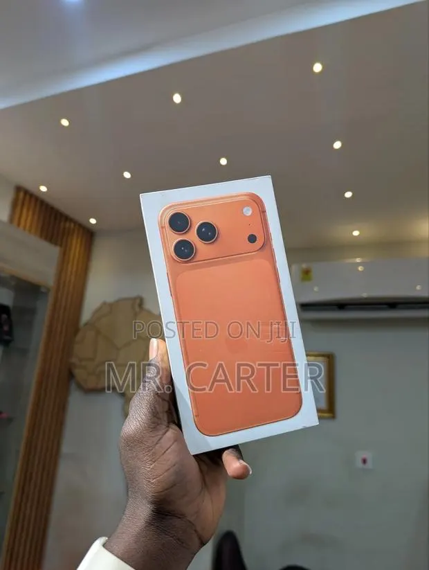 New Apple iPhone 17 Pro Max 256 GB Orange · Photo 1