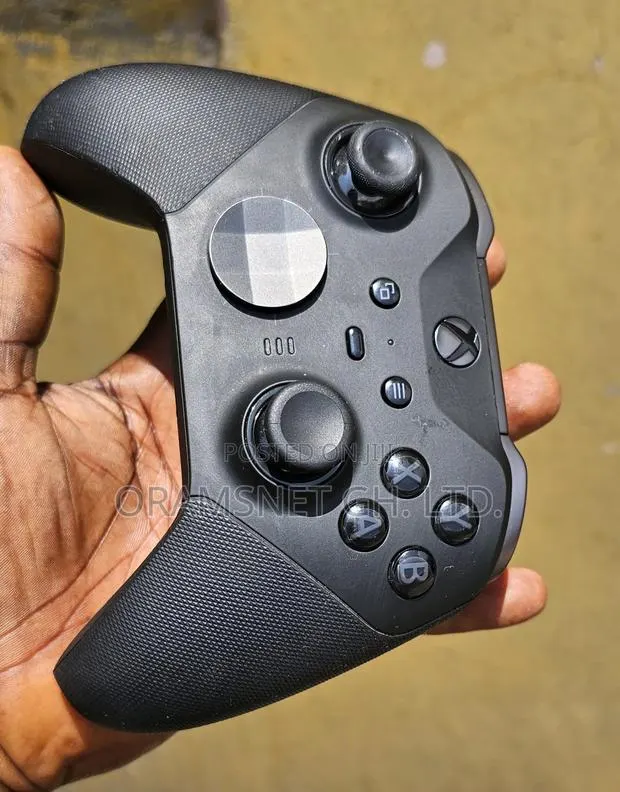 Xbox Elite Controller Series 2 · Photo 1