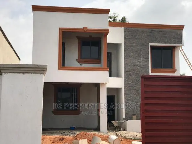 4bdrm Duplex in B2 Properties Agency, Kumasi Metropolitan for sale · Photo 1