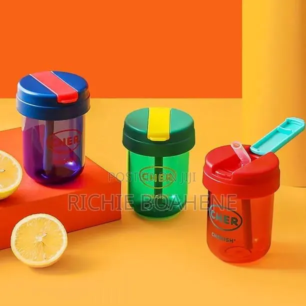 Toddlers Water Bottle With Straw · Photo 2