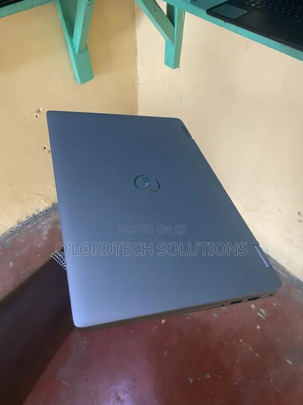 Laptop Dell Latitude 5320 2-in-1 16GB Intel Core i7 SSD 256GB · Photo 1