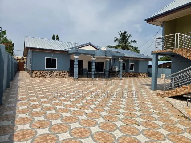 6bdrm Mansion in Amasaman for sale · Photo 1
