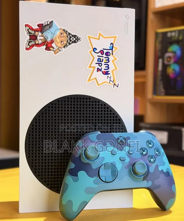 Xbox Series + Camo Controller + 5 Games · Photo 1