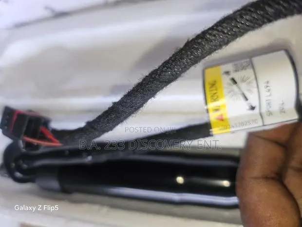 Range Rover Sport 2014/2016/2018 Electronic Boot Shocks · Photo 1