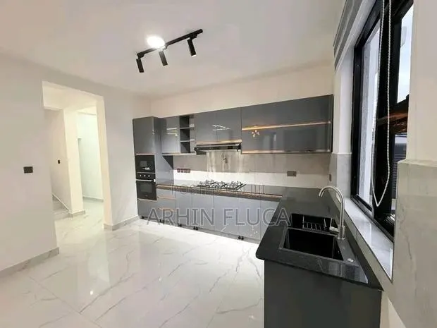 4bdrm House in Ahrin, A&C Mall Area for rent · Photo 1