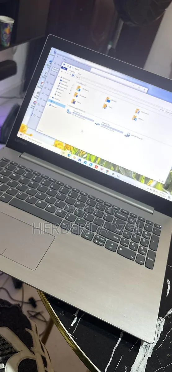 Laptop Lenovo IdeaPad 320 4GB Intel Celeron HDD 1T · Photo 1