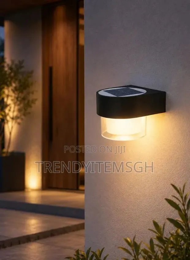 1200mAh Battery Solar Wall Light Dual-Color Outdoor SMD LED Light · Photo 1