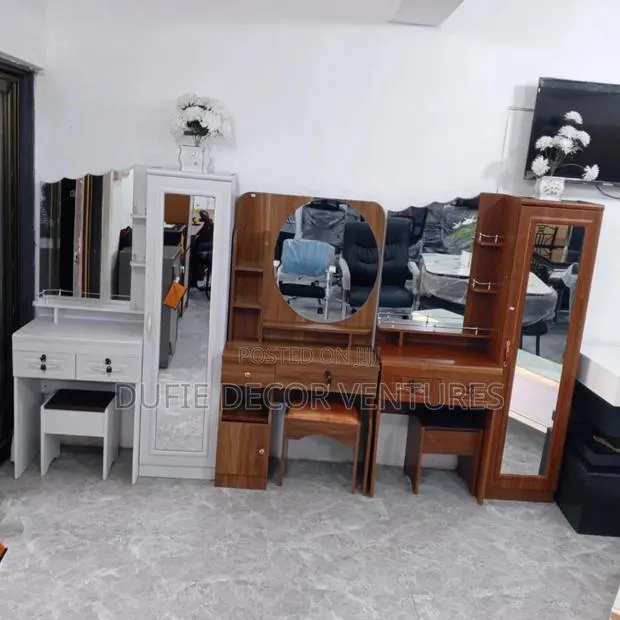 Dressing Mirror Free Delivery · Photo 1