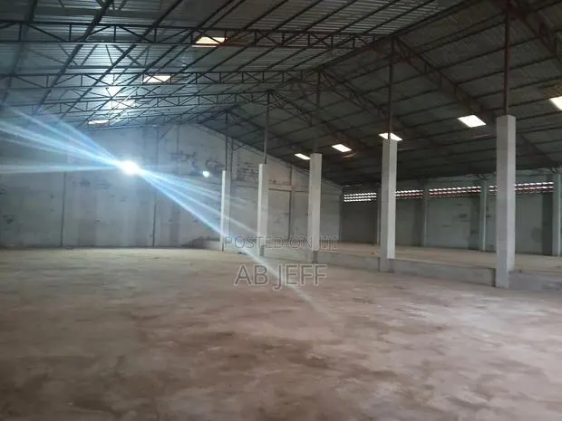 Warehouse at Nkransa Santasi Obuasi Road Kumasi · Photo 1