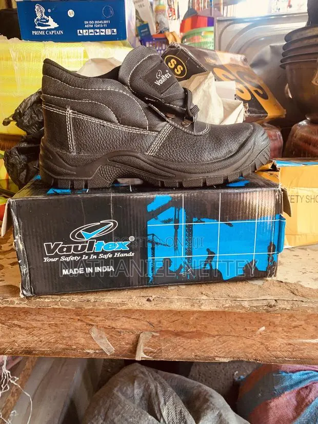 Safety Boot · Photo 1