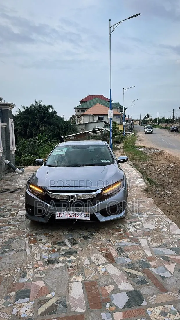 Honda Civic Touring Coupe 2018 Silver · Photo 1
