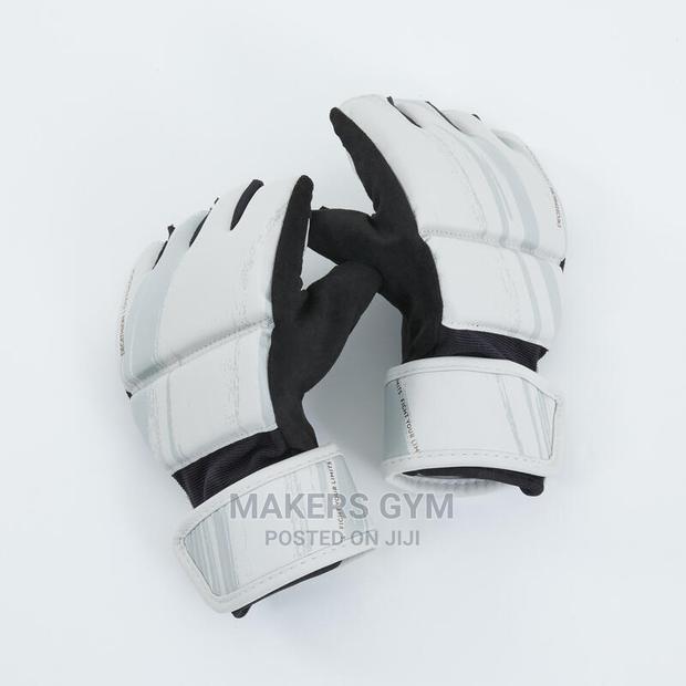 Cardio Boxing Mitts (White and Black) · Photo 2
