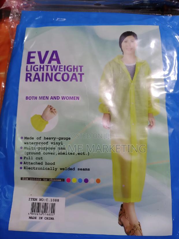 Eva Raincoat · Photo 1