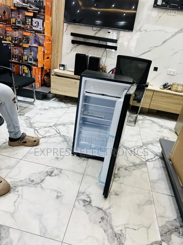 Grab the New Black Table Top Fridge Mini Fridge · Photo 1