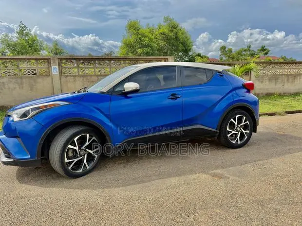 Toyota C-HR XLE Prermium FWD (2.0L 4cyl 2AM) 2018 Blue · Photo 1