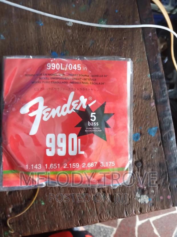 Fender Bass Guitar Strings · Photo 1