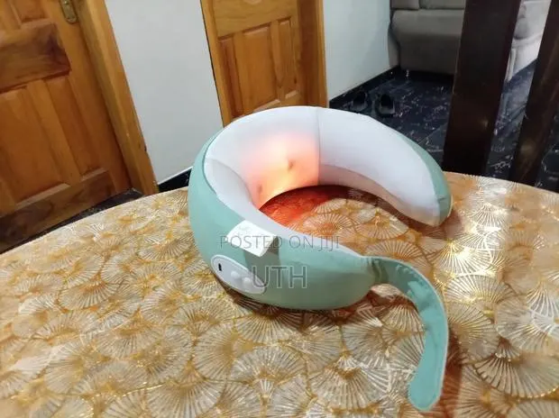 U-Shaped Massage Pillow · Photo 1