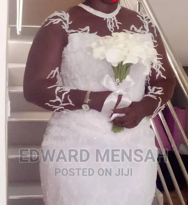 Wedding Gown · Photo 1