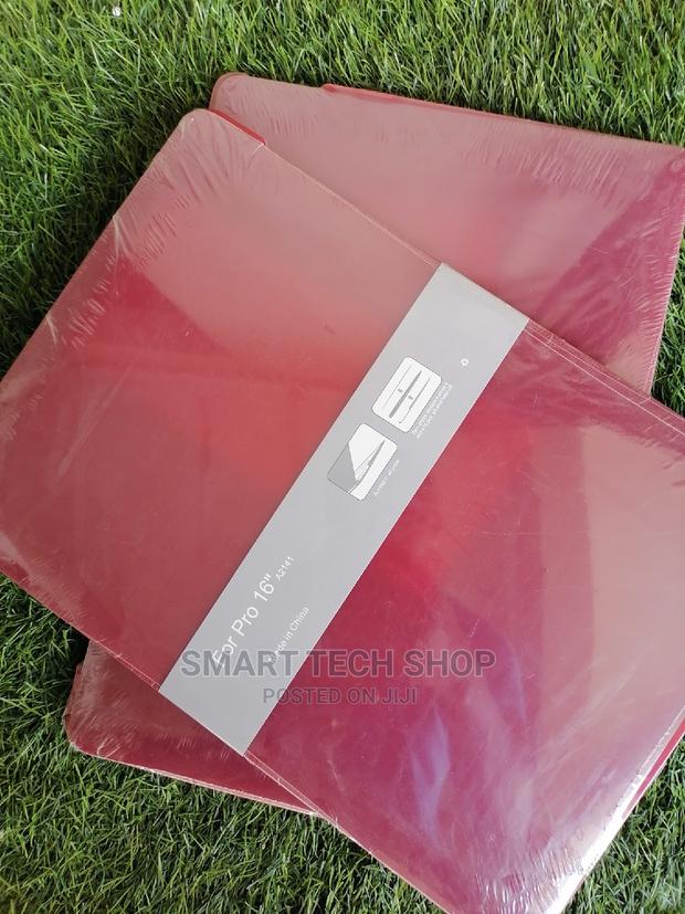 Protective Case for Macbook Pro 2019 16 Inches + Logo Cutout · Photo 2