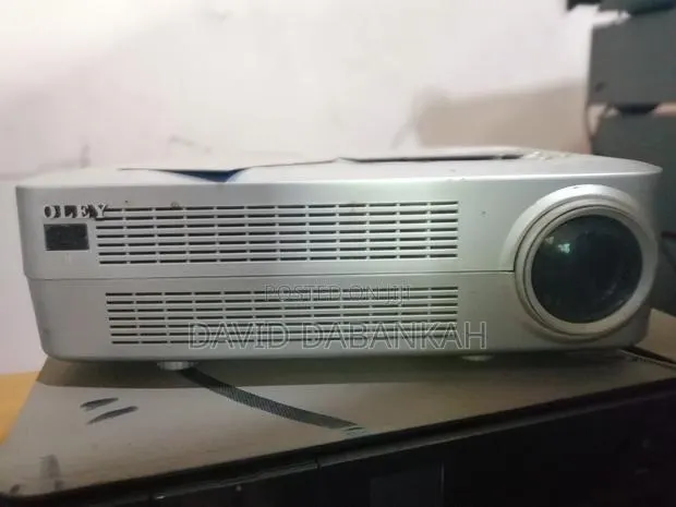 OLEY Projector for Sale – Ideal for Home, Office and Presentations · Photo 1