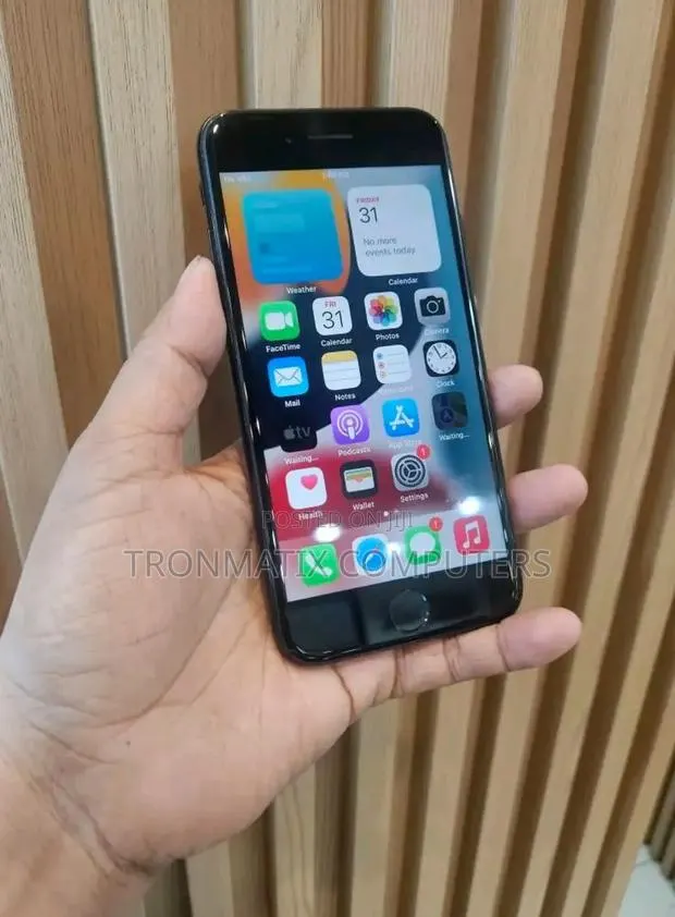 New Apple iPhone SE (2020) 256 GB Black · Photo 1