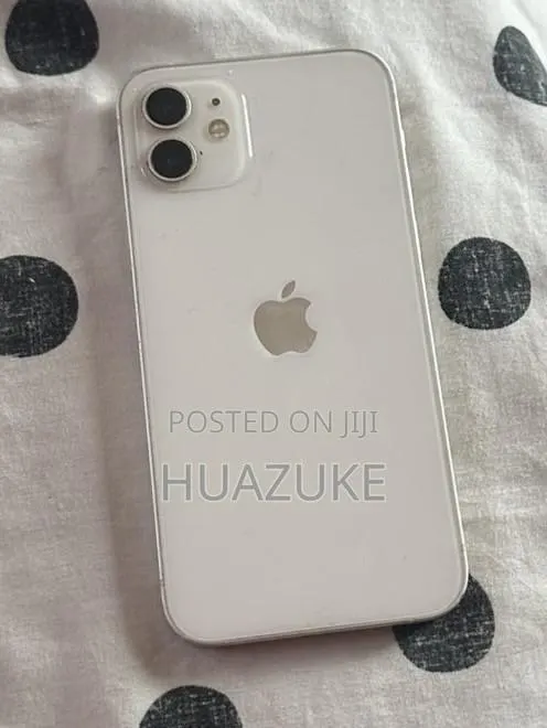 Apple iPhone 12 64 GB White · Photo 1