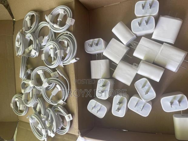Apple Type C Fast Charger · Photo 2
