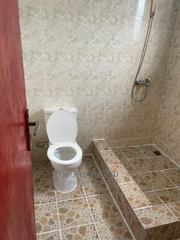 Beautiful Furnished Single Room at Labone · Photo 8