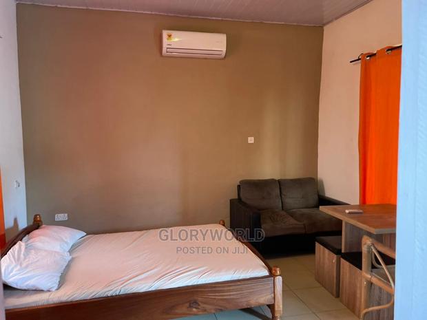 Beautiful Furnished Single Room at Labone · Photo 4