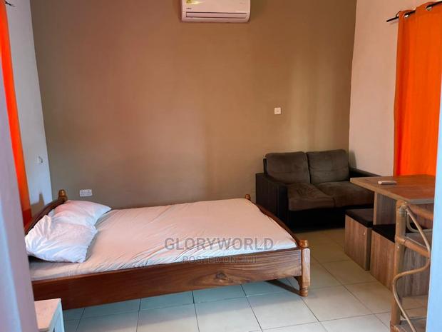 Beautiful Furnished Single Room at Labone · Photo 2