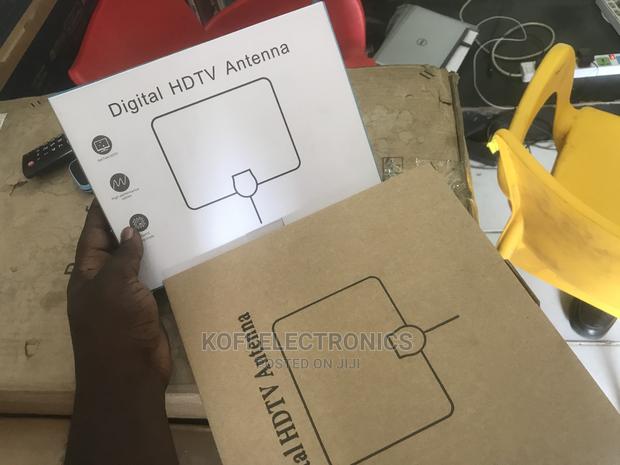Paper-Thin Design With Detachable Amplifier Indoor Antenna · Photo 1
