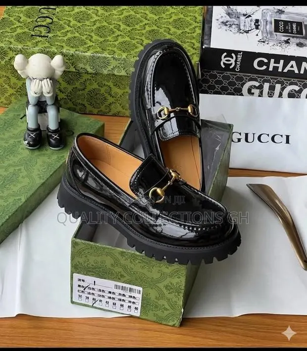 Gucci Loafers · Photo 1