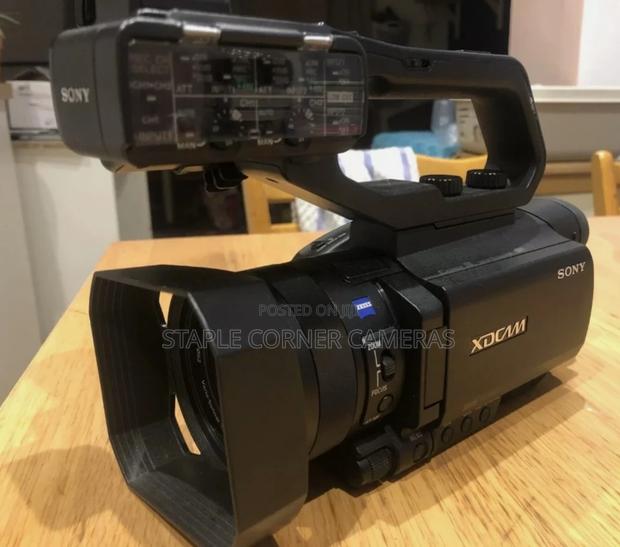 Sony Pxw X70 4K Camcorder · Photo 3
