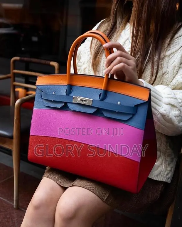 Classy Ladies Handbag · Photo 1