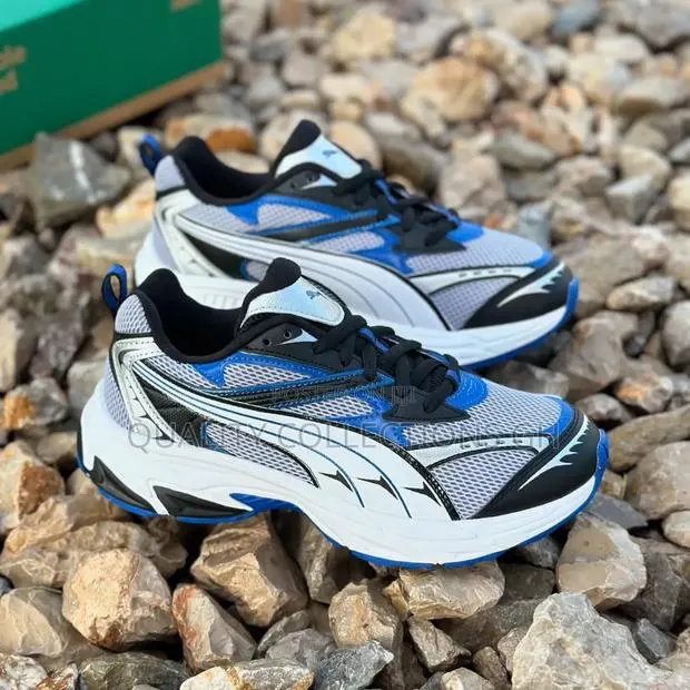Puma Shoe Sneaker · Photo 1