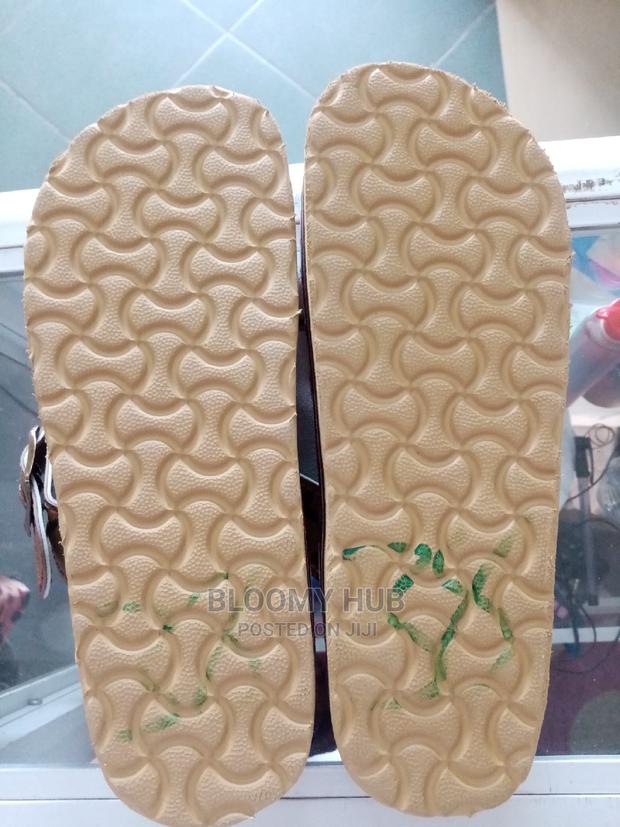 Nice Unisex Slip On · Photo 4