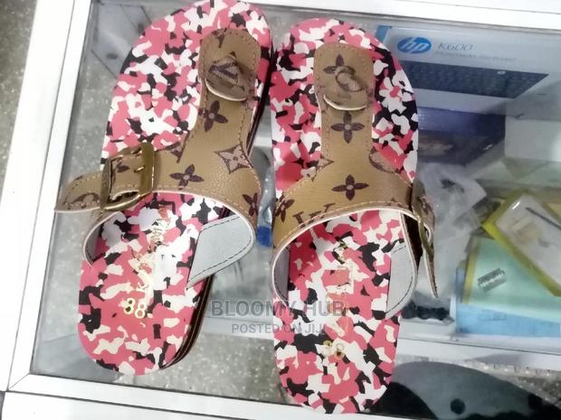Nice Unisex Slip On · Photo 2