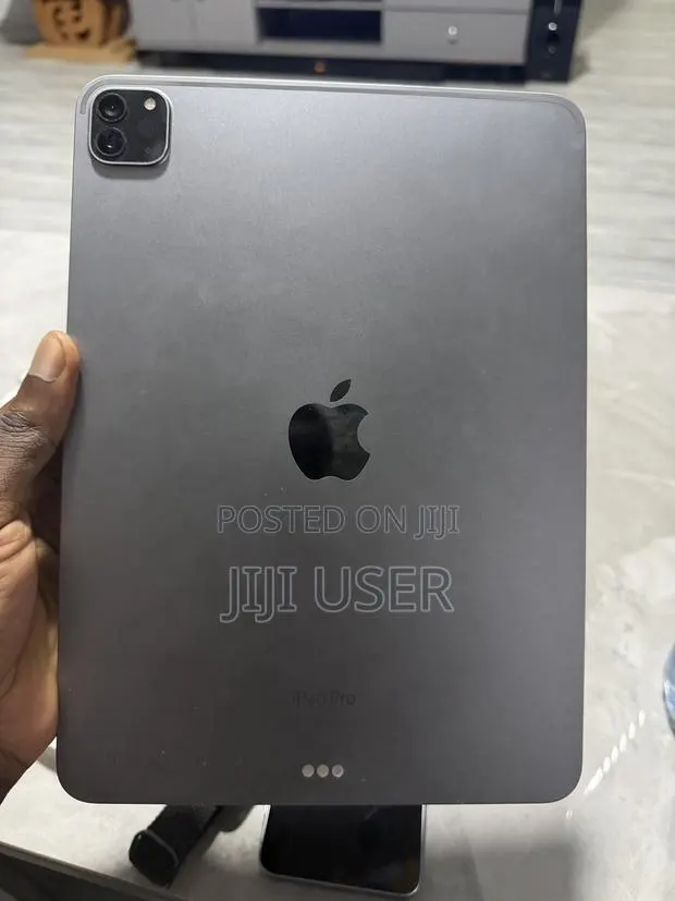 Apple iPad Pro 11 (2022) 128 GB Black · Photo 1