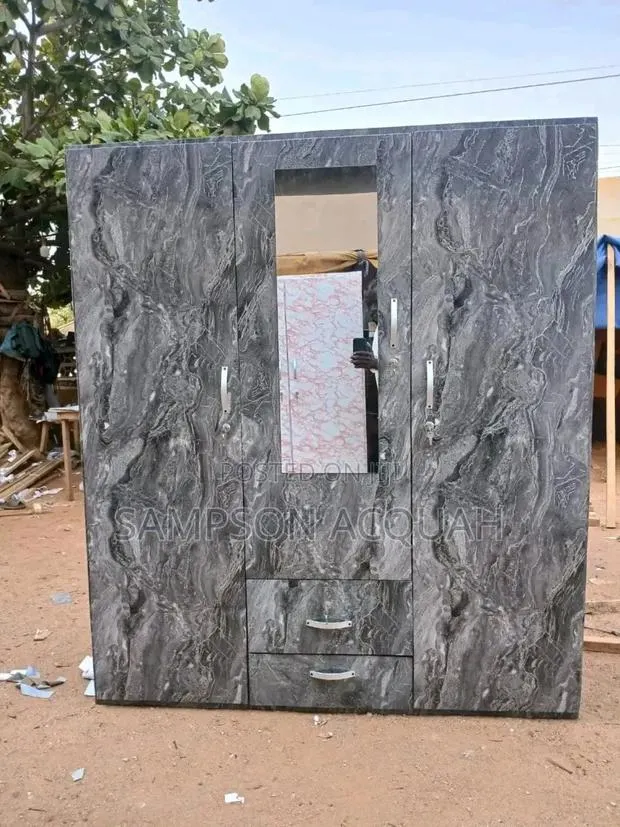 Simple And Quality 3 In 1 Wardrobe Available · Photo 1