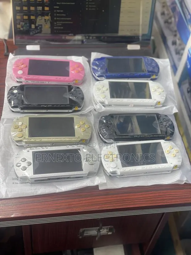 PSP Set With 20 Games Available in Bulk · Photo 1