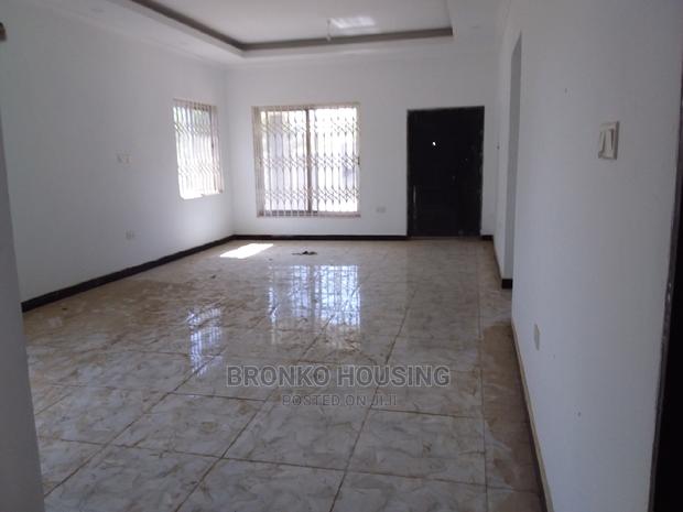 3bdrm House in Bronko Housing, Spintex for rent · Photo 4