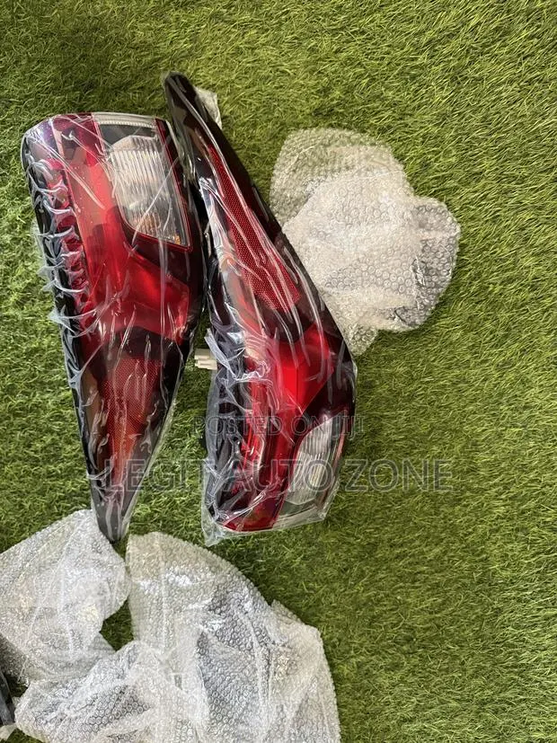 Mitsubishi Outlander 2022,2023,2024,2025,2026, Taillights Available · Photo 1