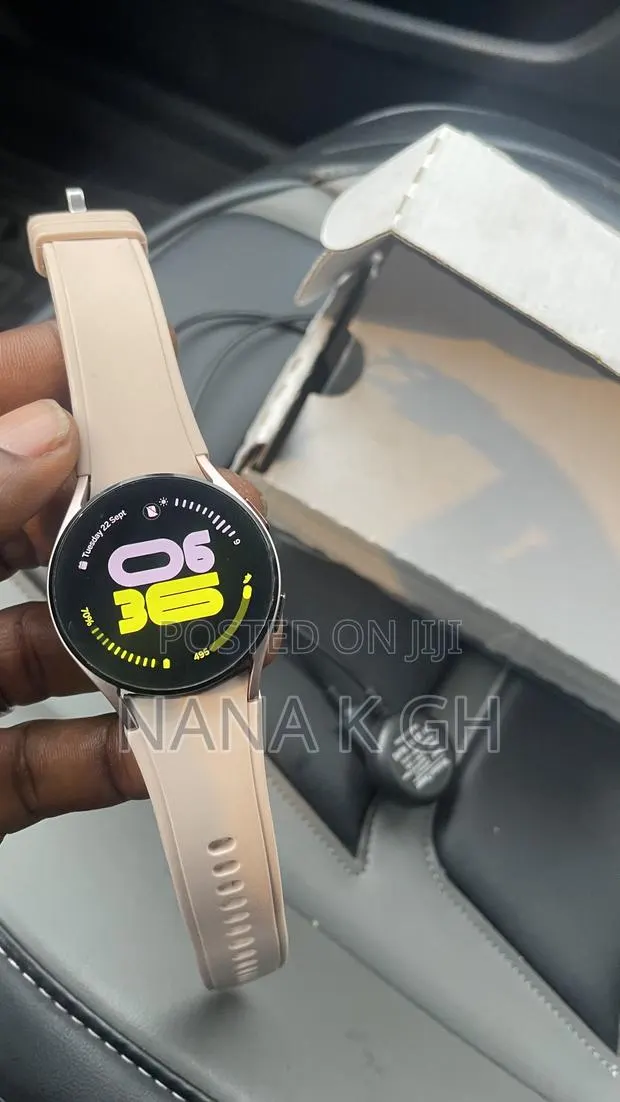 Original Samsung Watch 4 LTE With Box · Photo 1