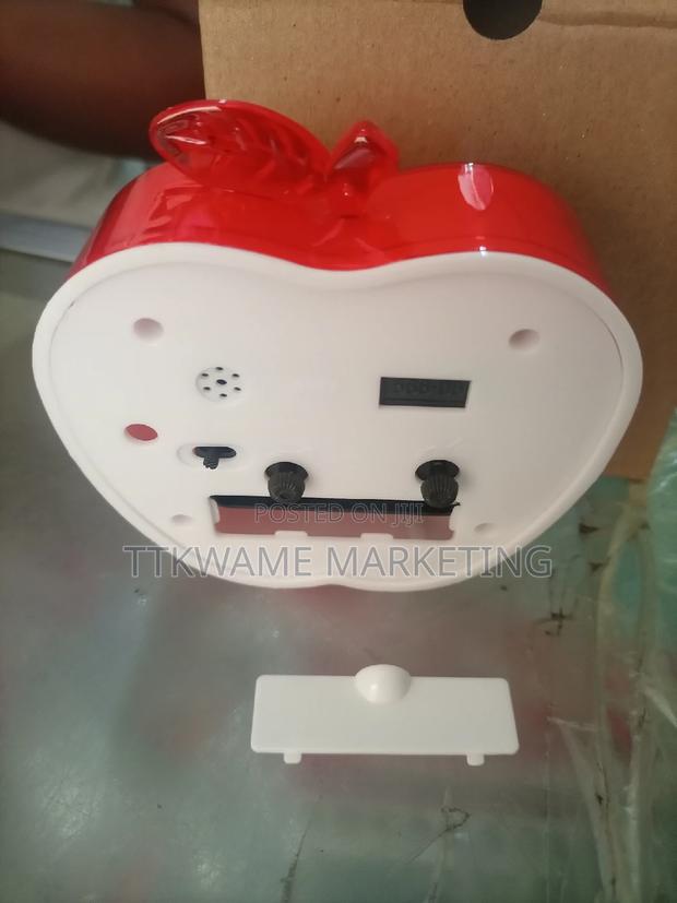 Apple Alarm Clock · Photo 2