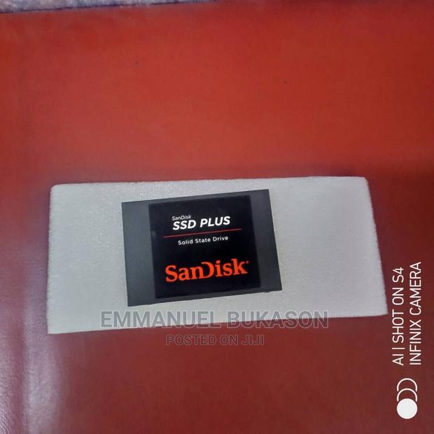 240gb Sandisk Sata SSD · Photo 1