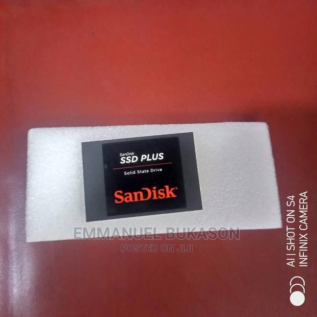 240gb Sandisk Sata SSD · Photo 2